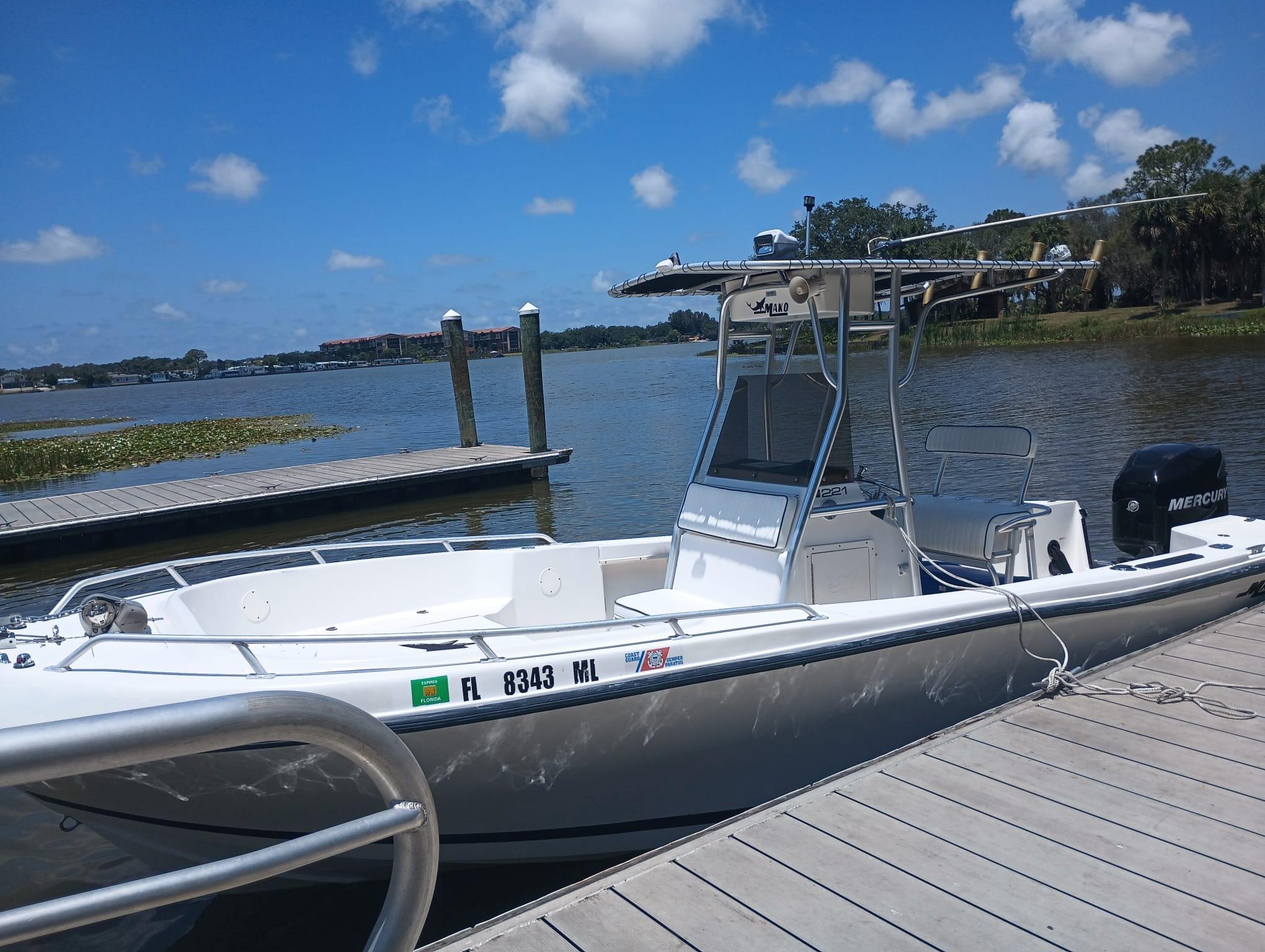 2003 Mako 221 center console