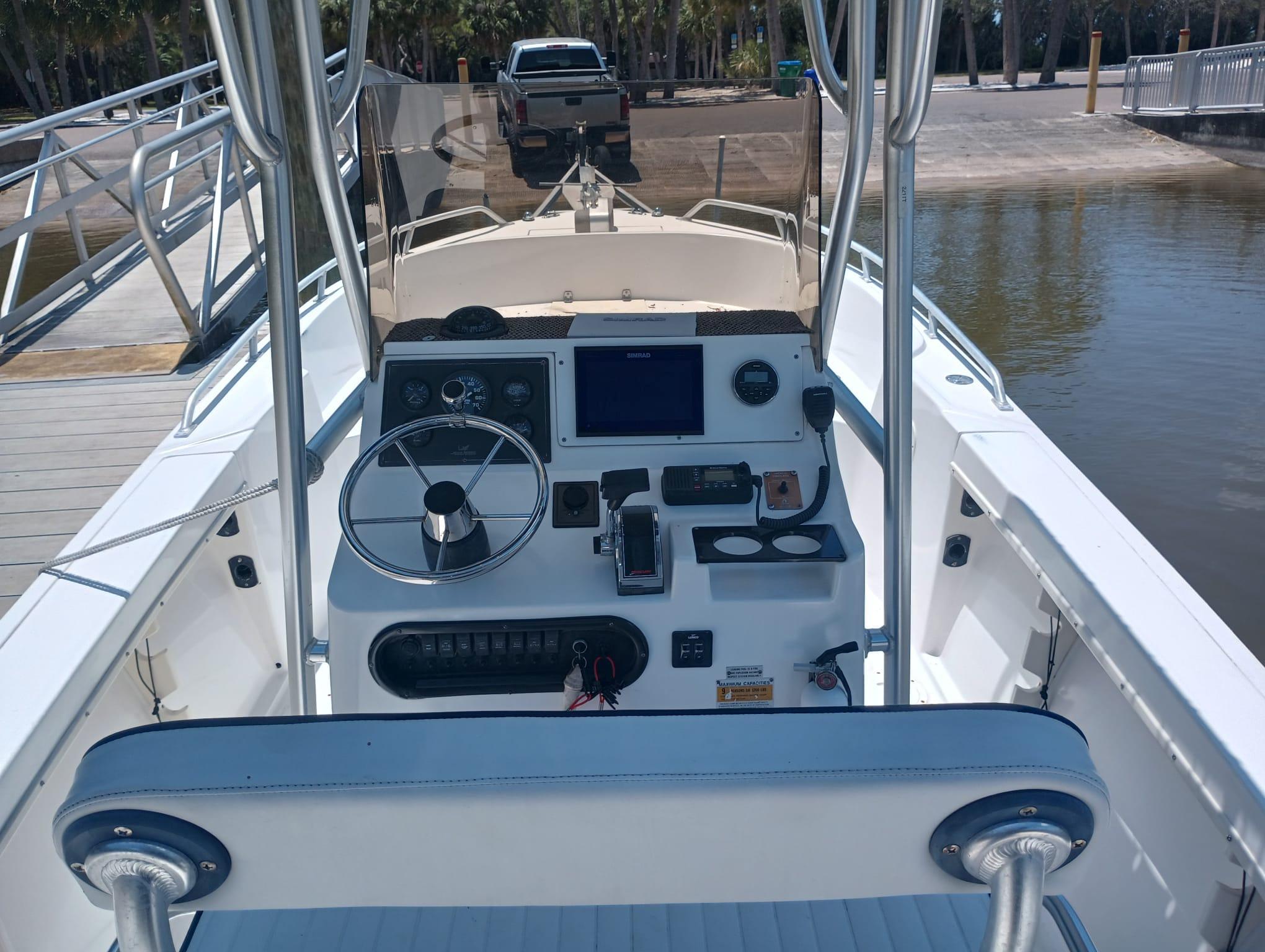 2003 Mako 221 center console