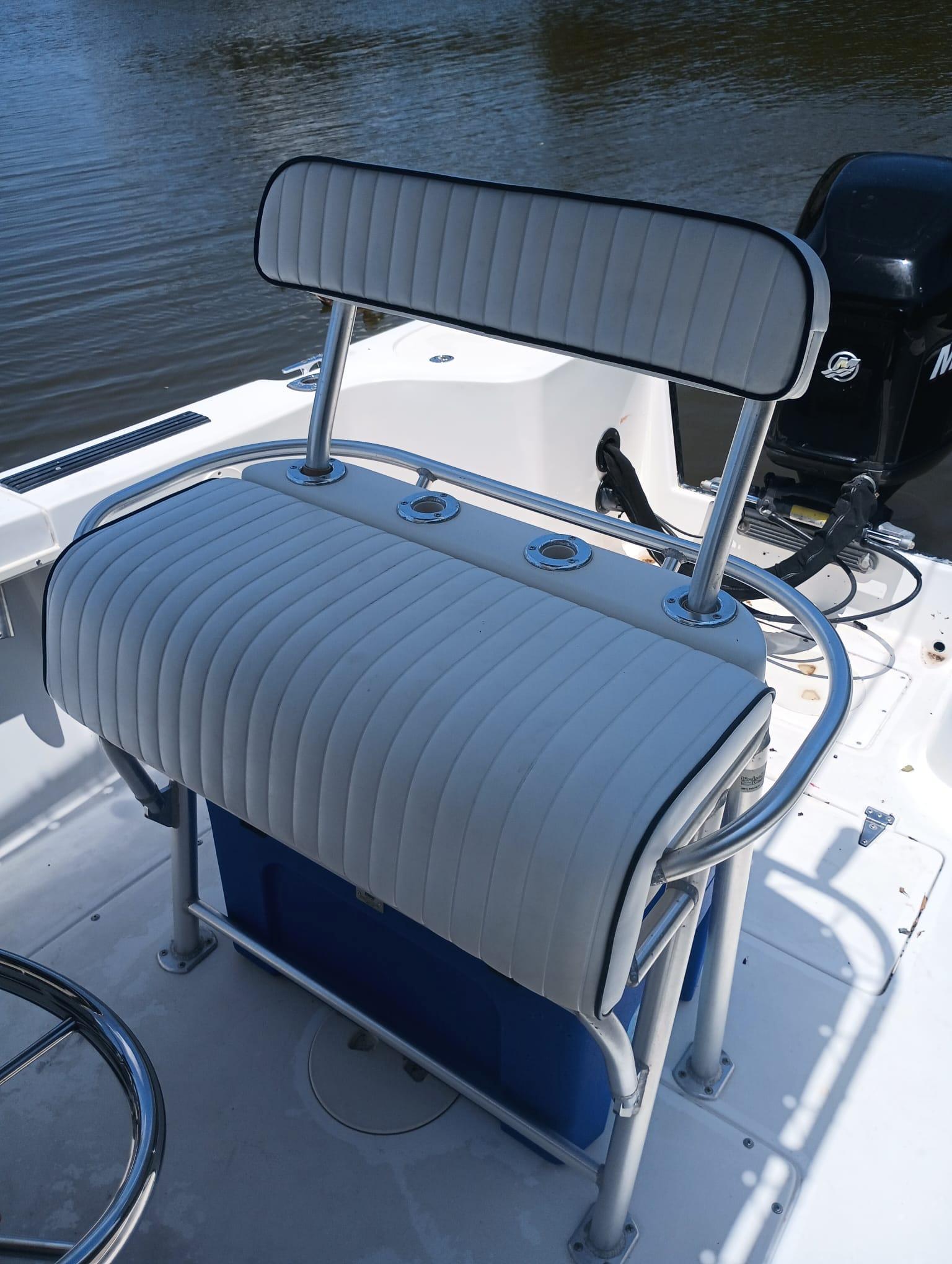 2003 Mako 221 center console