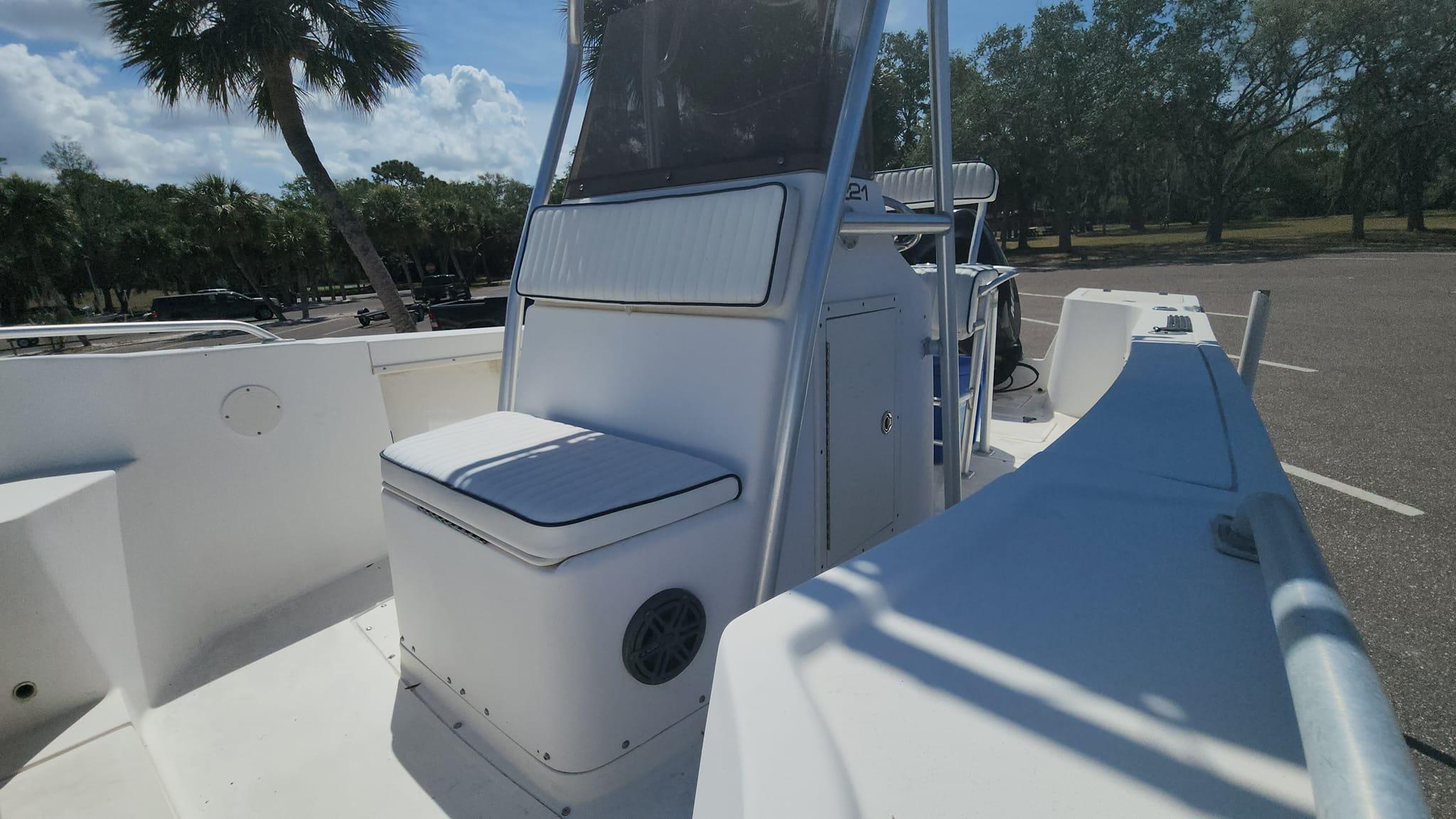 2003 Mako 221 center console