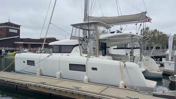 Lagoon 42 