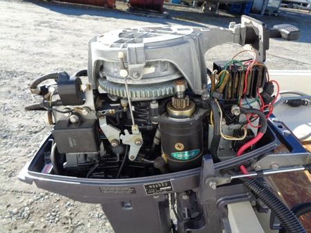 Boston Whaler 11 Side Console image