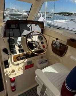 Mainship 30 Pilot II Express Cruiser image