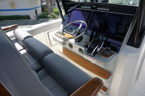 Boston Whaler 360 Outrage image