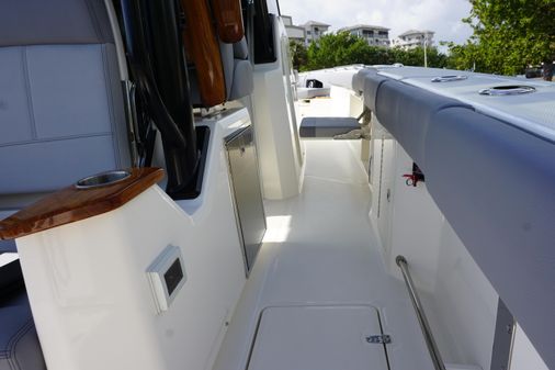 Boston Whaler 360 Outrage image