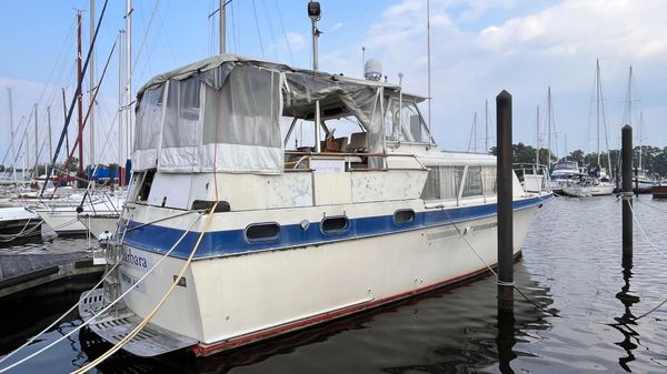 Hatteras 41 Double Cabin Motor Yacht 