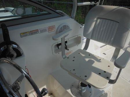 Boston-whaler 275-CONQUEST image