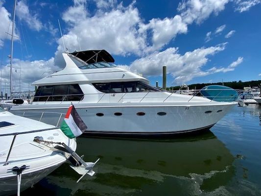 Carver 530 Voyager Pilothouse - main image