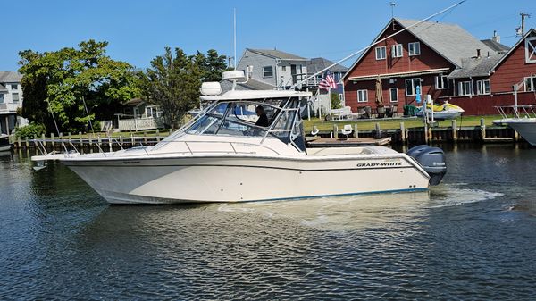 Grady-White Express 330
