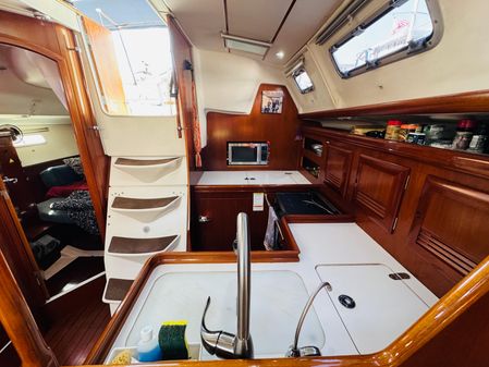 Beneteau 393 image