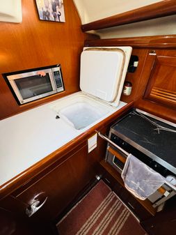 Beneteau 393 image