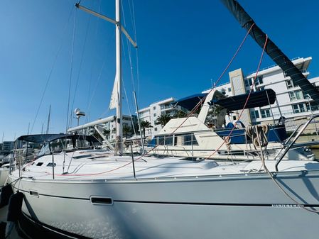 Beneteau 393 image