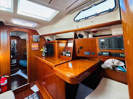 Beneteau 393 image