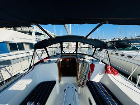 Beneteau 393 image