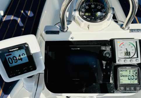 Beneteau 393 image