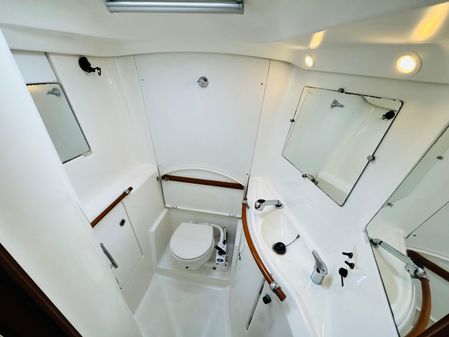 Beneteau 393 image