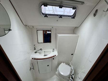 Beneteau 393 image