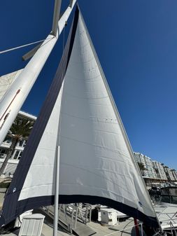 Beneteau 393 image