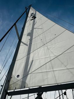 Beneteau 393 image