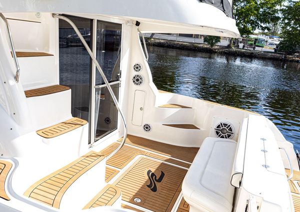 Sea Ray 44 Sedan Bridge image