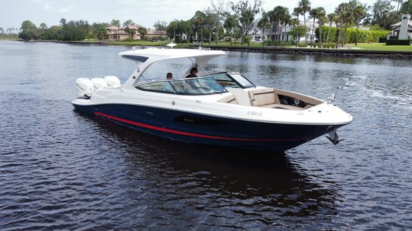 Sea Ray SLX 350 OB 