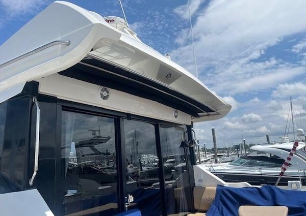 Sea Ray Sundancer 460 image