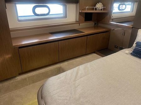 Sea Ray Sundancer 460 image