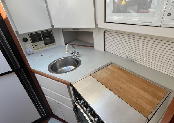 Carver 350-AFT-CABIN image