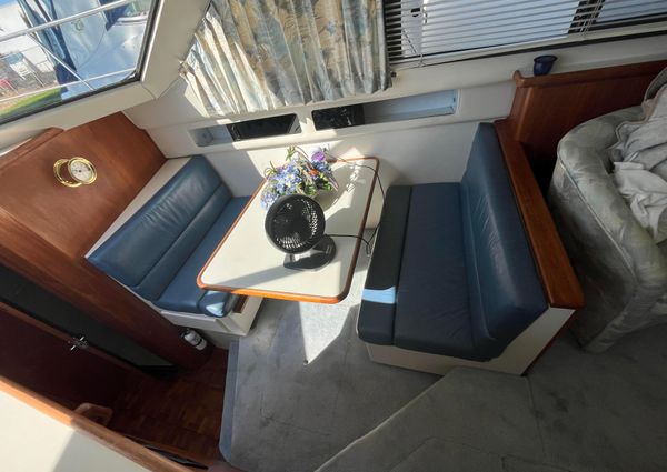 Carver 350-AFT-CABIN image