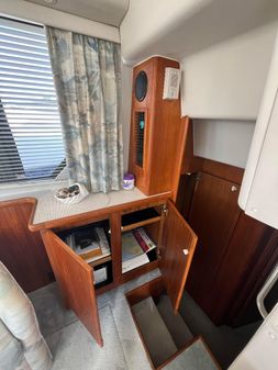 Carver 350-AFT-CABIN image