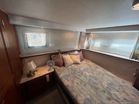 Carver 350-AFT-CABIN image