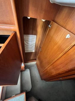 Carver 350-AFT-CABIN image