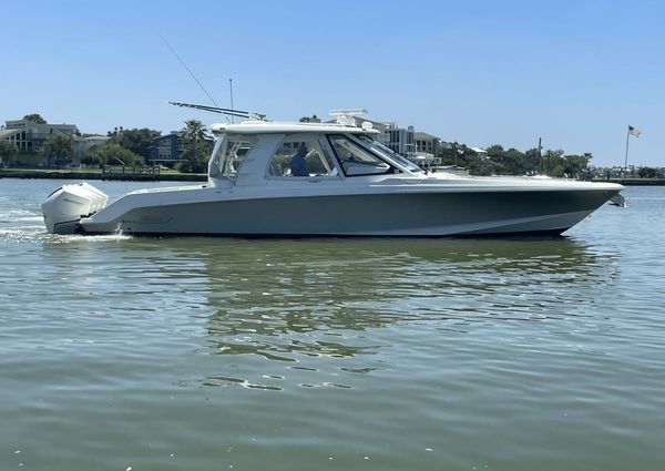 Boston Whaler 380 Realm image