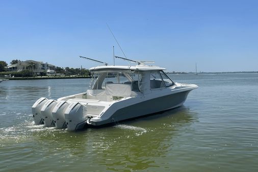 Boston Whaler 380 Realm image