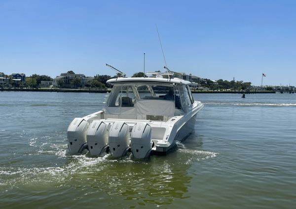 Boston Whaler 380 Realm image