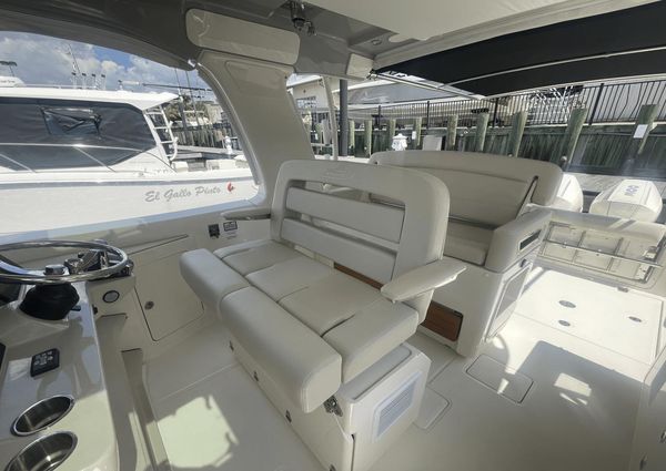 Boston Whaler 380EX REALM image