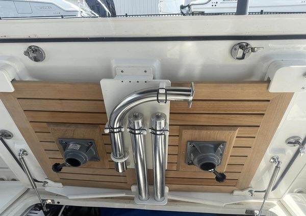 Boston Whaler 380EX REALM image