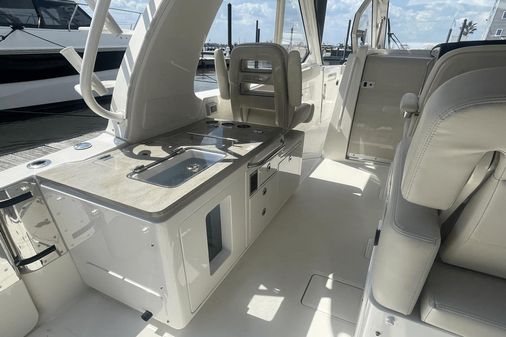 Boston Whaler 380EX REALM image