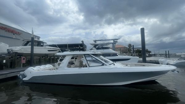 Boston Whaler 380EX REALM 