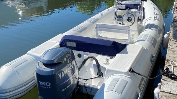 Caribe 20FT CENTER CONSOLE 