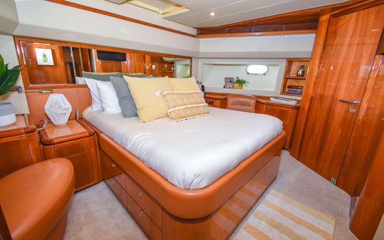 Ferretti Yachts 881 image