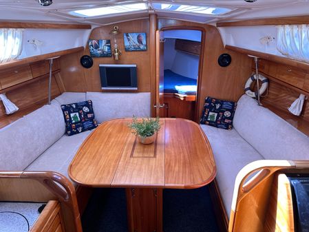 Bavaria Cruiser 33 image