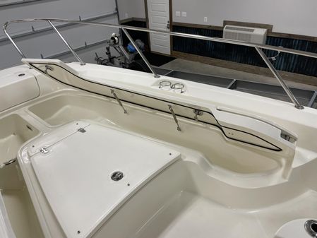 Boston Whaler 240 Dauntless image