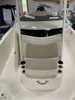 Boston Whaler 240 Dauntless image