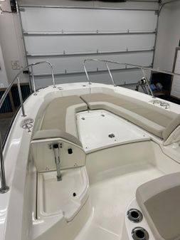 Boston Whaler 240 Dauntless image