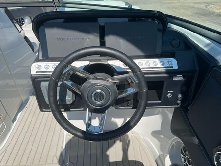Crownline 265 SS SURF image