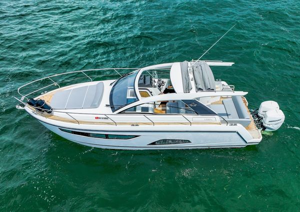 Sealine S330V image