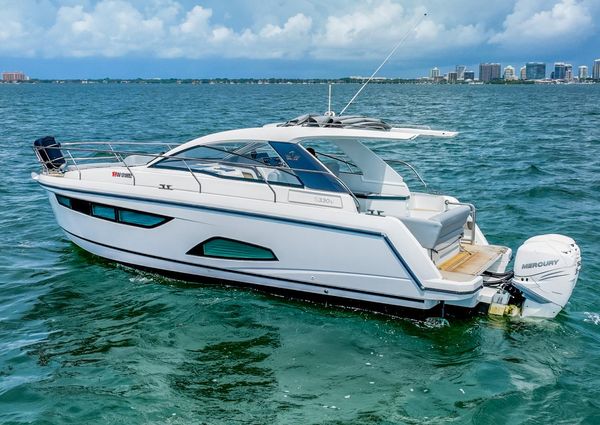 Sealine S330V image