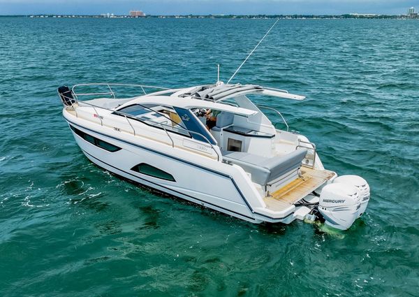 Sealine S330V image