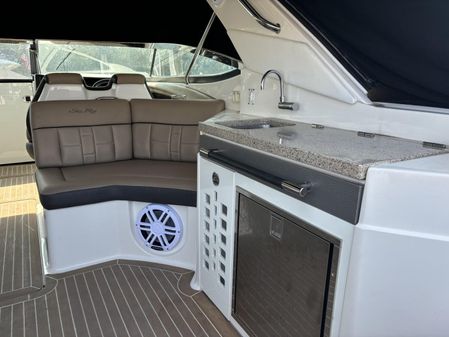 Sea Ray 350 SLX image